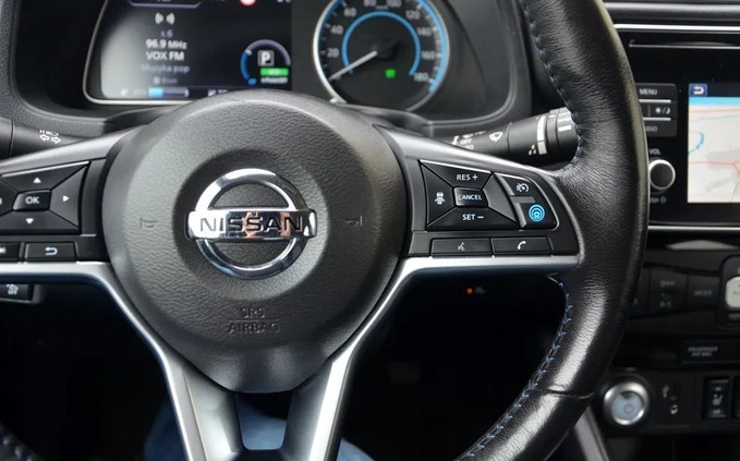 Nissan Leaf cena 64900 przebieg: 105236, rok produkcji 2018 z Radom małe 379